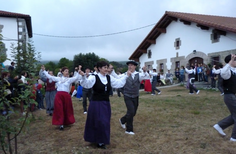 Iribasko Ingurutxo. Inguru txikia. 2012. Basakaitz Dantza Taldea
