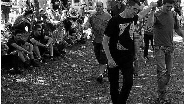 El alcalde bailando el Zortziko de Urdiain en la campa de San Pedro