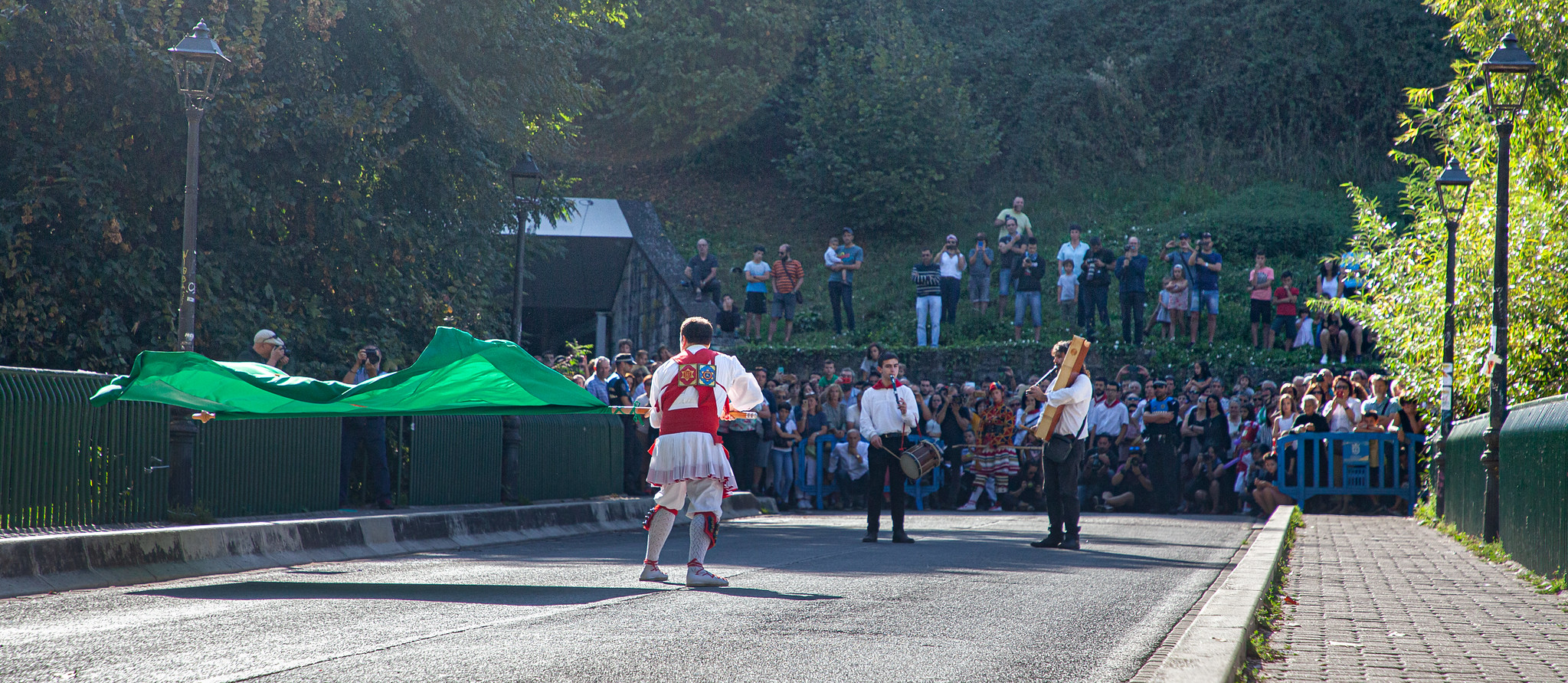 Ezpata dantza de Iruñea-Pamplona. Banderaren Arbola. 2019. F.: Duguna