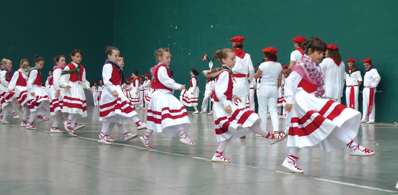 Arantzako Neska dantza.2018. It.: Ttipi-Ttapa-Erran.eus