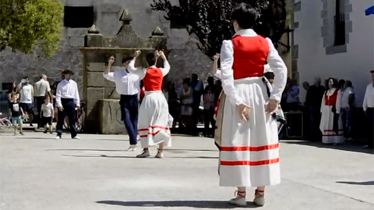 Ihabarko Ingurutxoaren Maiordomoen jota. 2018. Ortzadar