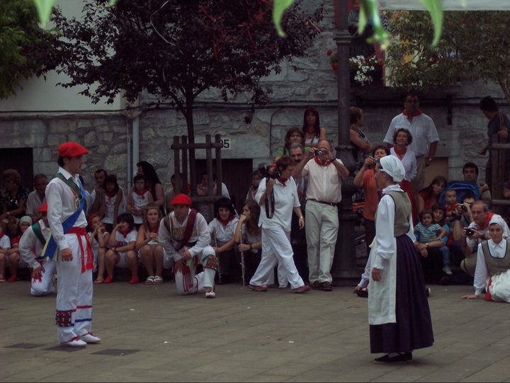 Lesaka, 2007. Agurra. Ir.: Rafael Eneterreaga