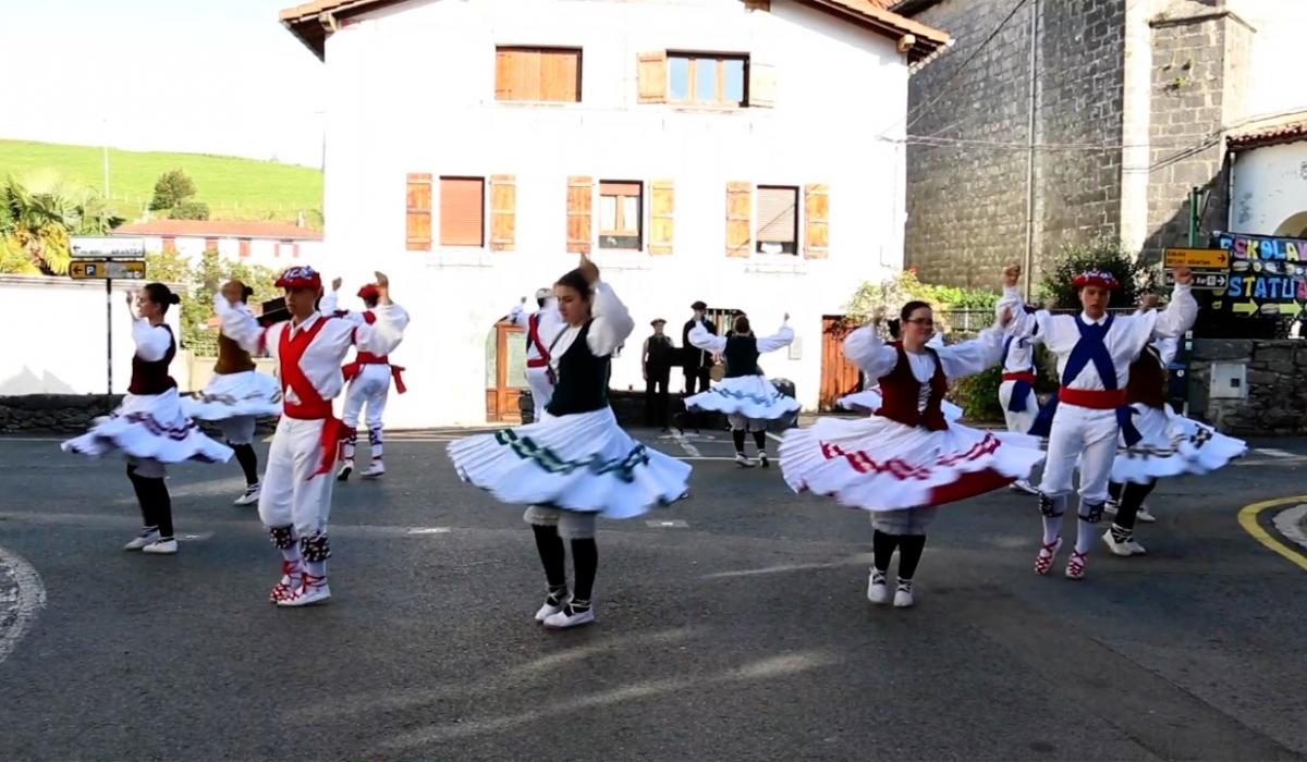  Dantza Luze de Igantzi. Jota. 2019. F.: Ortzadar